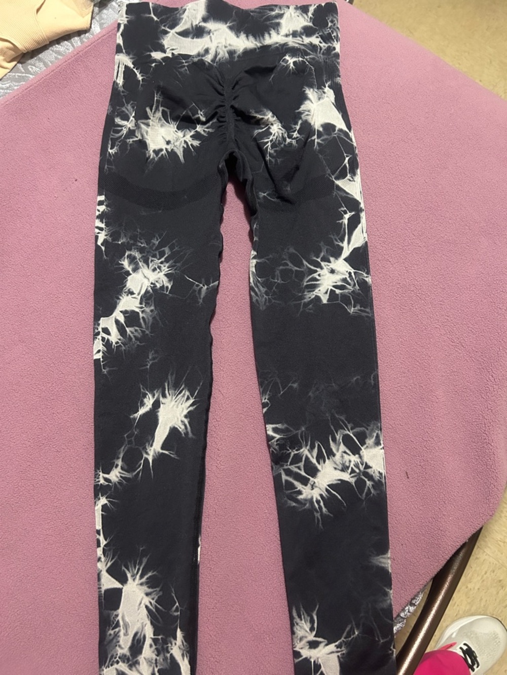 Black & White Tie-Dye Leggings